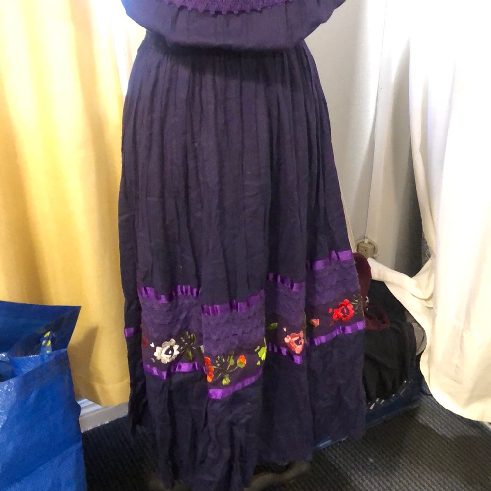 Beautiful Latin America Style Dress View 2